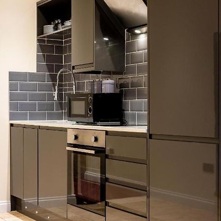 Cosy And Comfy City Apartment NWI Extérieur photo